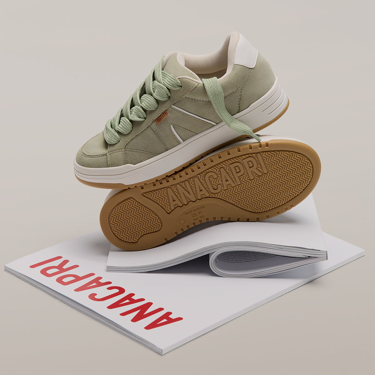 Zapatilla verde Anacapri de lado y suela de goma